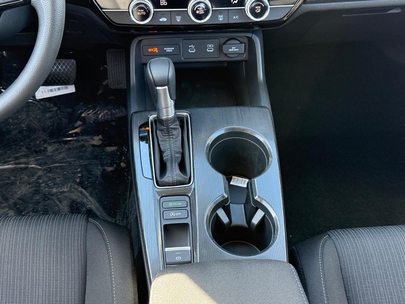 Honda Civic Sedan Vehicle Image 11