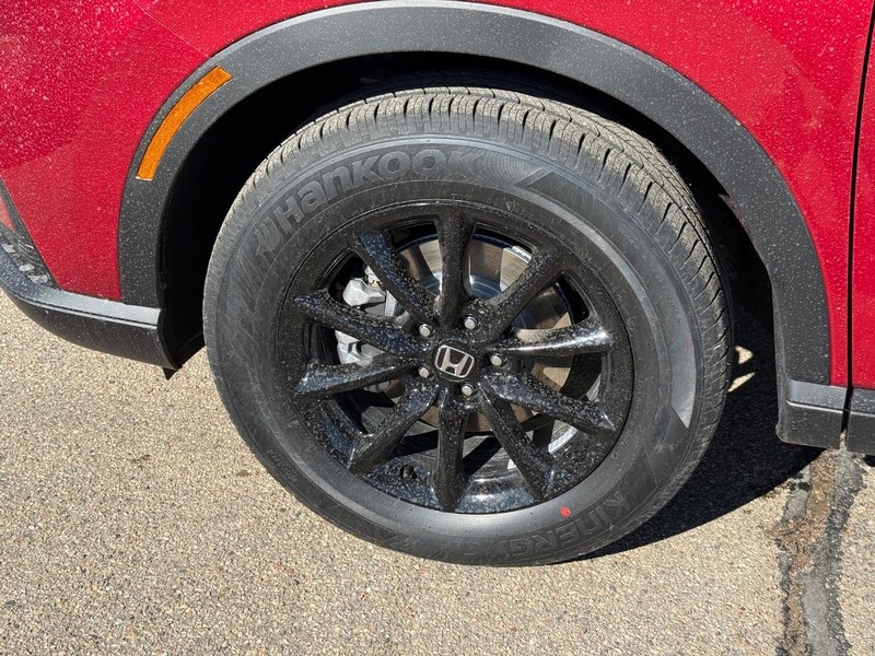 Honda CR-V Hybrid Vehicle Image 8