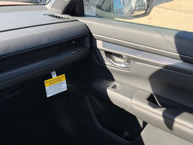 Honda CR-V Hybrid Vehicle Image 13