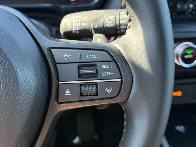 Honda CR-V Hybrid Vehicle Image 15