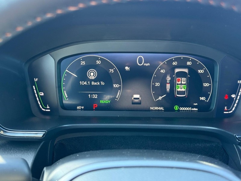 Honda CR-V Hybrid Vehicle Image 16