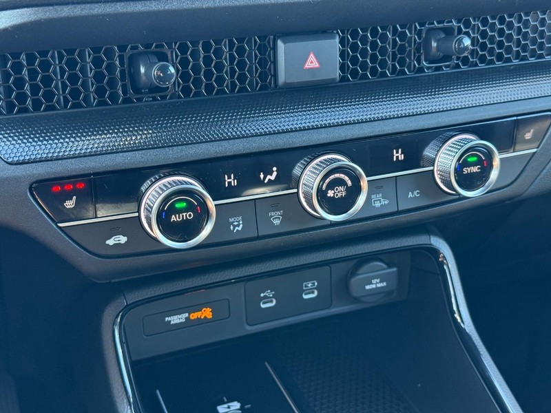 Honda CR-V Hybrid Vehicle Image 18