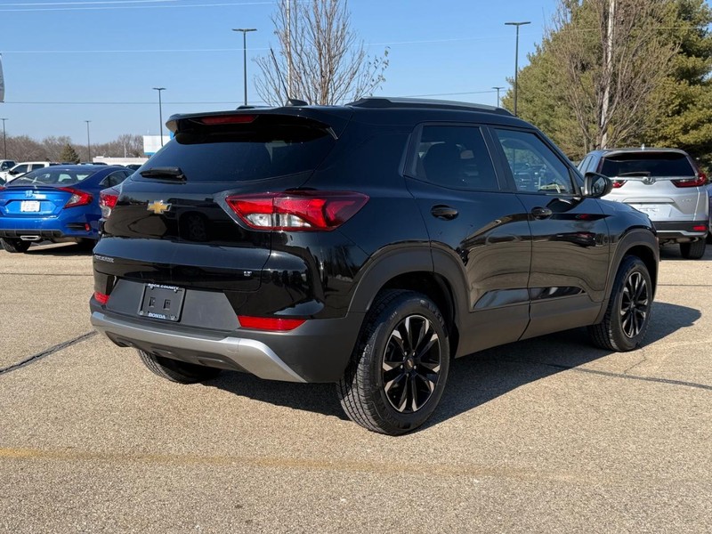 Chevrolet TrailBlazer Vehicle Full-screen Gallery Image 03