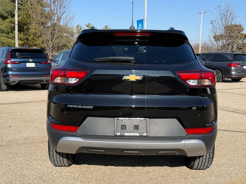 Chevrolet TrailBlazer Vehicle Full-screen Gallery Image 04