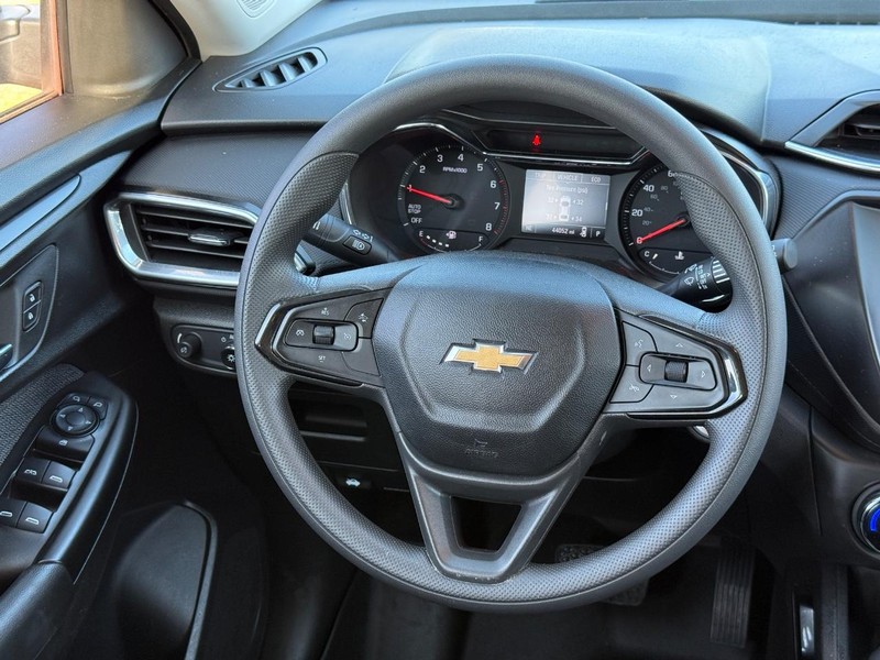 Chevrolet TrailBlazer Vehicle Full-screen Gallery Image 12