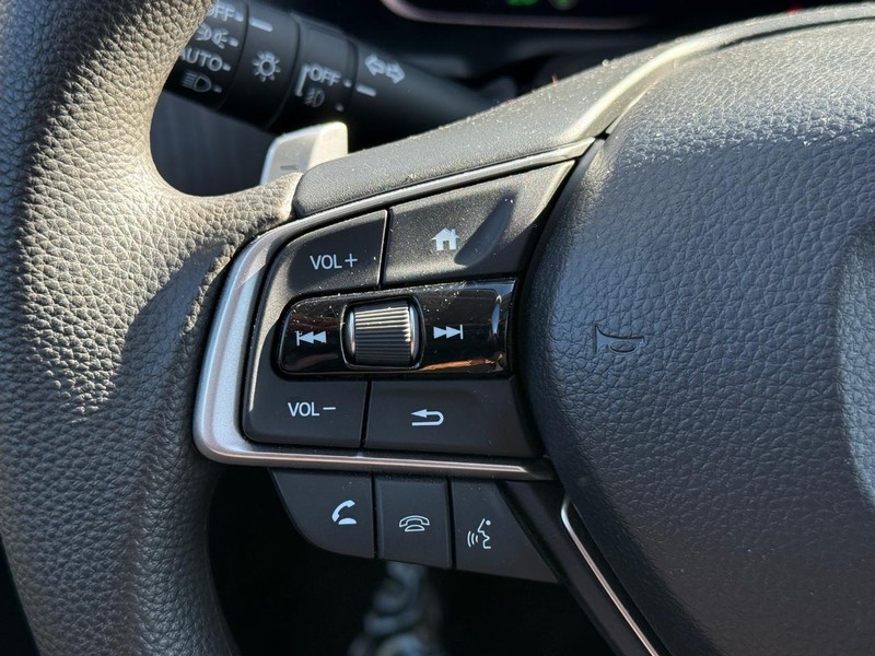 Honda Accord Hybrid Vehicle Full-screen Gallery Image 16