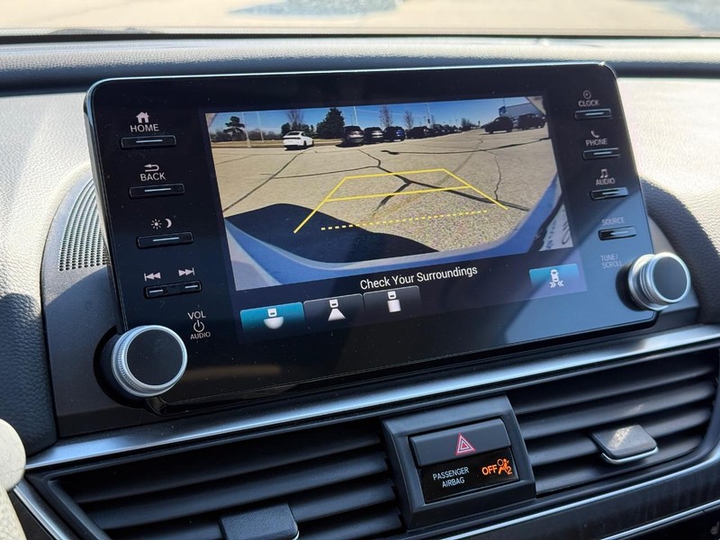 Honda Accord Hybrid Vehicle Full-screen Gallery Image 19