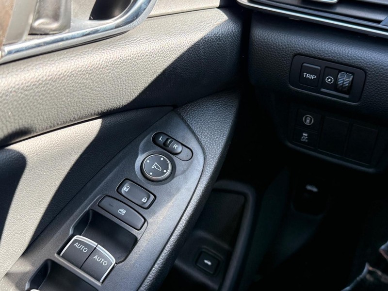 Honda Accord Hybrid Vehicle Full-screen Gallery Image 21