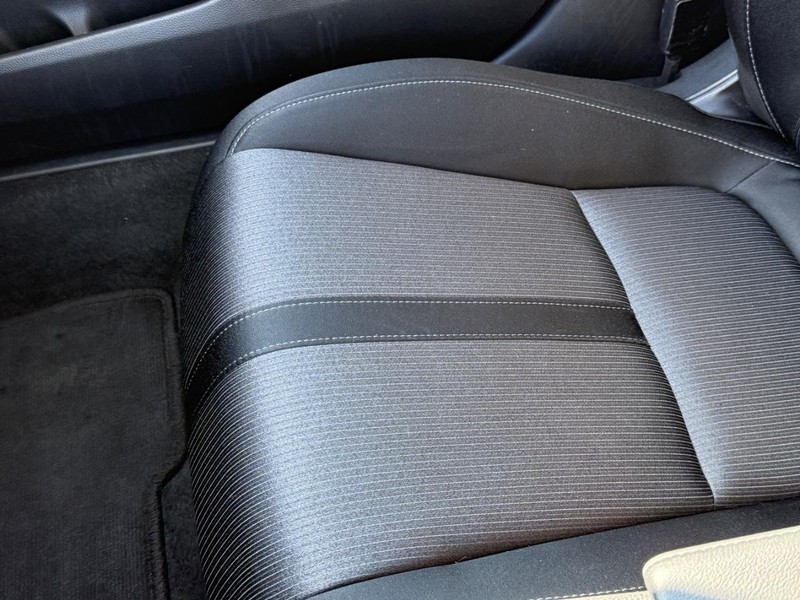 Honda Accord Hybrid Vehicle Full-screen Gallery Image 22