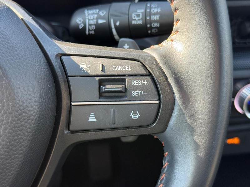 Honda CR-V Hybrid Vehicle Image 15