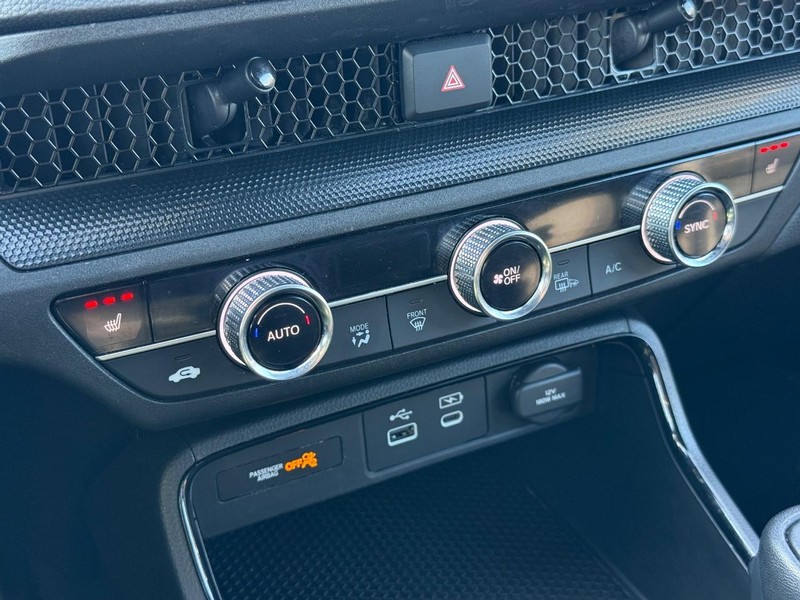 Honda CR-V Hybrid Vehicle Image 18