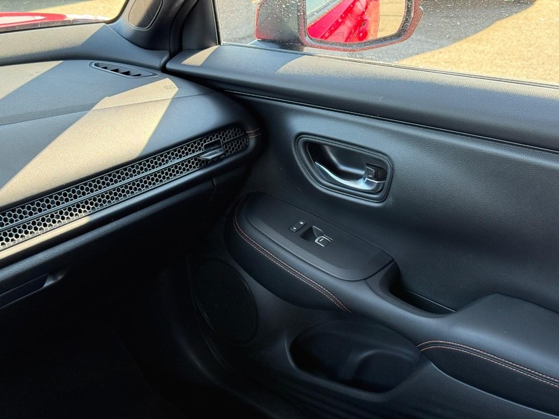 Honda HR-V Vehicle Image 13