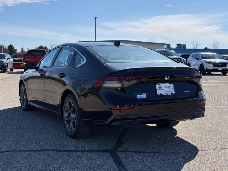 Honda Accord Hybrid Vehicle Full-screen Gallery Image 05