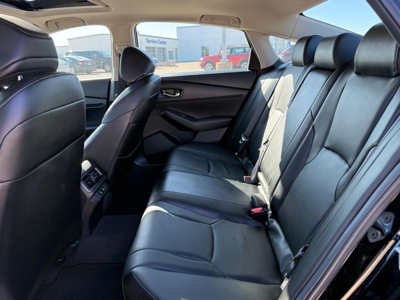 Honda Accord Hybrid Vehicle Full-screen Gallery Image 08