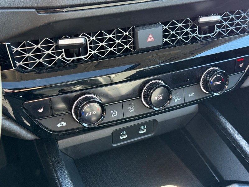 Honda Accord Hybrid Vehicle Full-screen Gallery Image 19