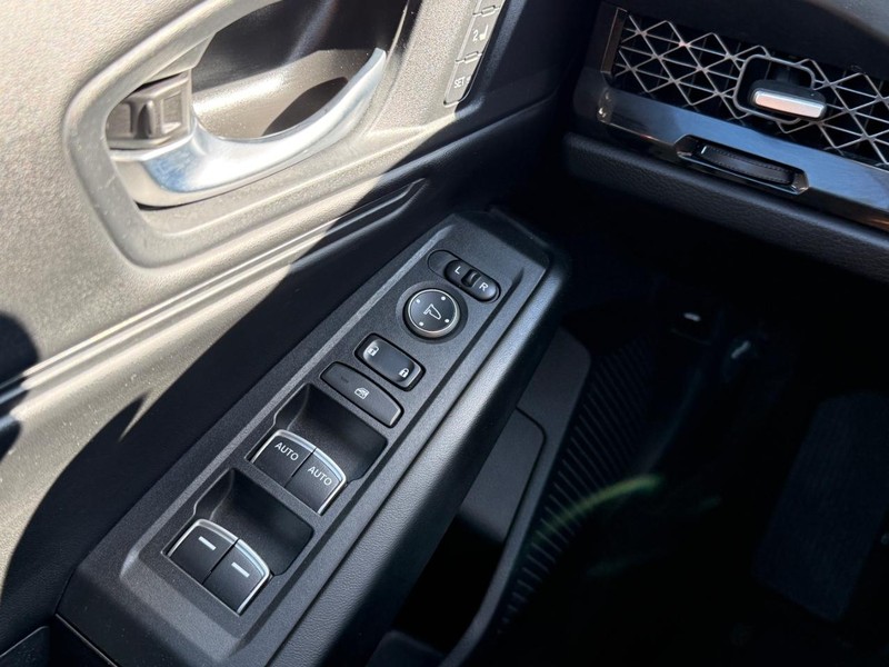 Honda Accord Hybrid Vehicle Full-screen Gallery Image 20