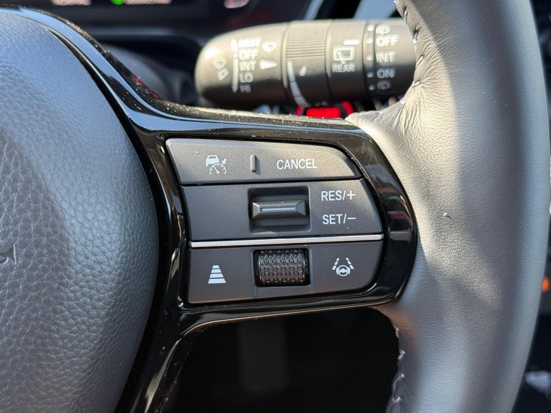 Honda CR-V Vehicle Image 14