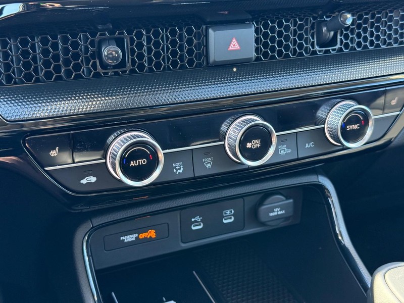 Honda CR-V Vehicle Image 17