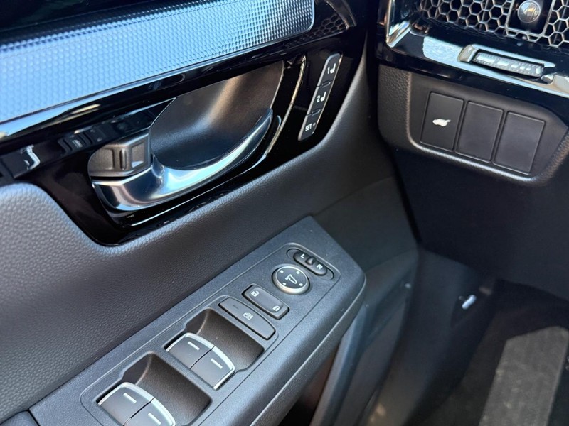 Honda CR-V Vehicle Image 18