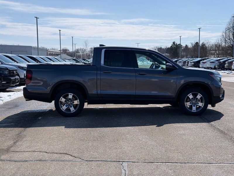 Honda Ridgeline Vehicle Image 2