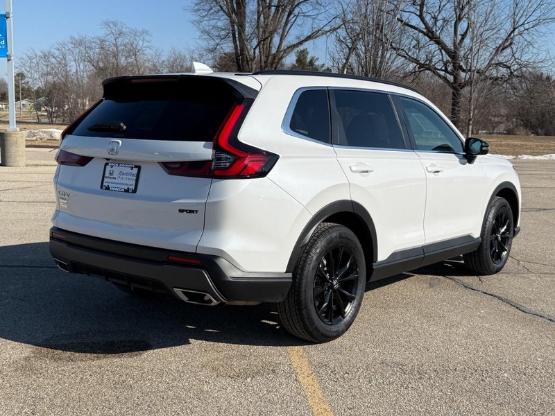 Honda CR-V Hybrid Vehicle Image 3