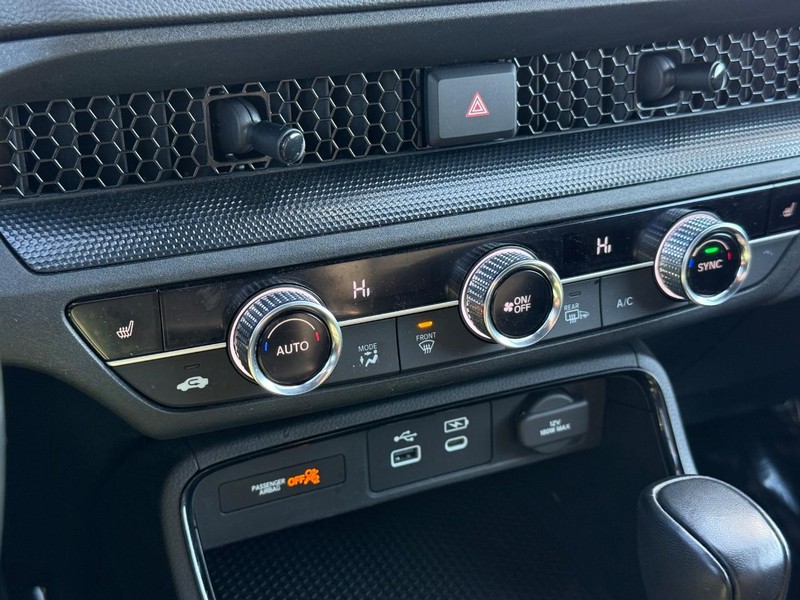 Honda CR-V Hybrid Vehicle Image 18