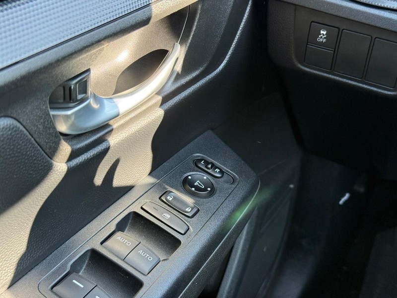 Honda CR-V Hybrid Vehicle Image 19