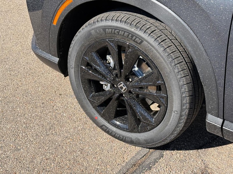 Honda CR-V Hybrid Vehicle Image 8