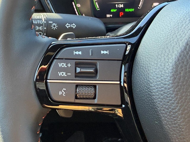 Honda CR-V Hybrid Vehicle Image 14