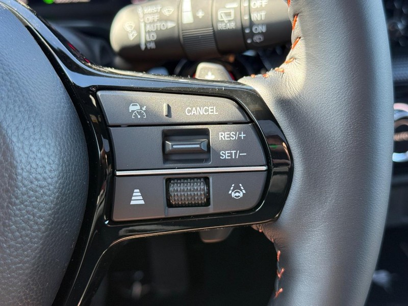 Honda CR-V Hybrid Vehicle Image 15