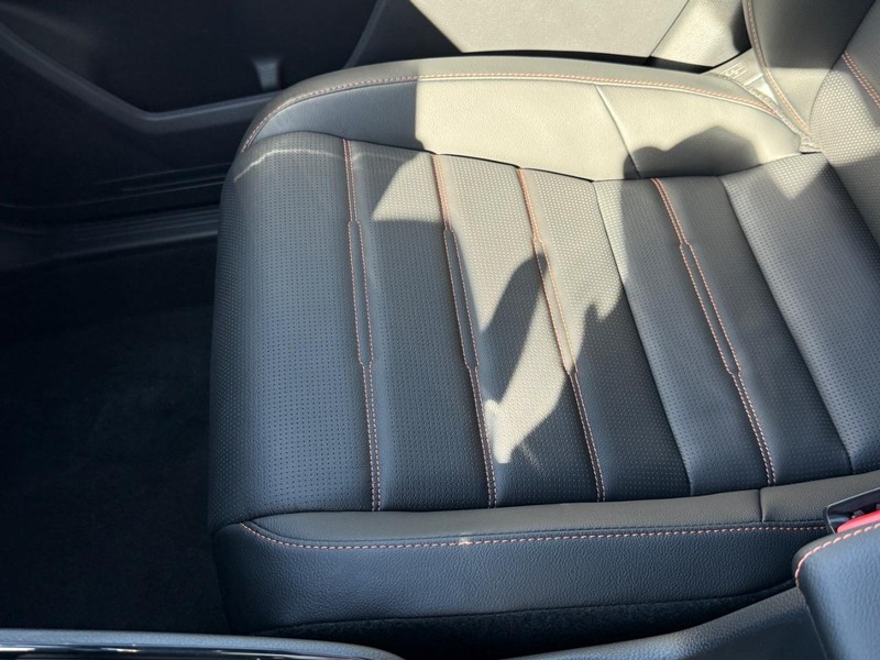 Honda CR-V Hybrid Vehicle Image 20