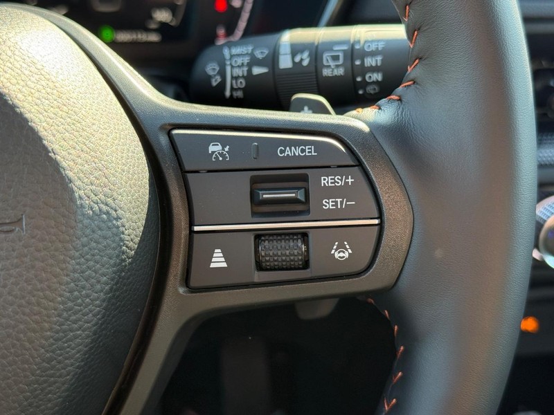 Honda CR-V Hybrid Vehicle Image 15