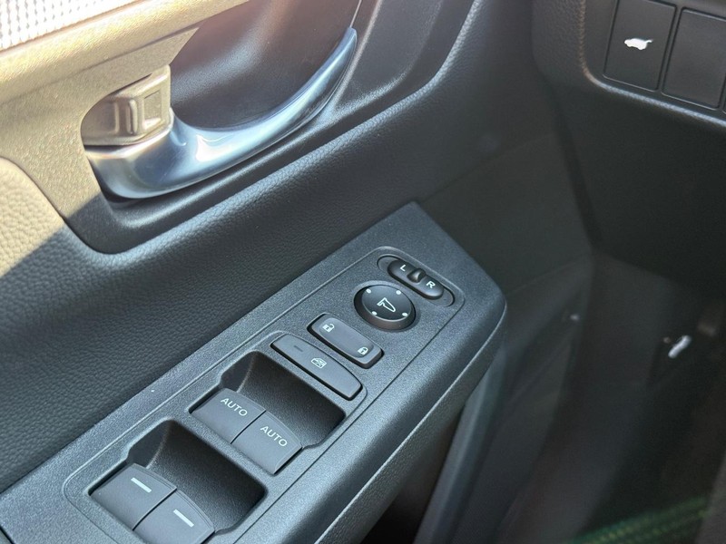 Honda CR-V Hybrid Vehicle Image 19