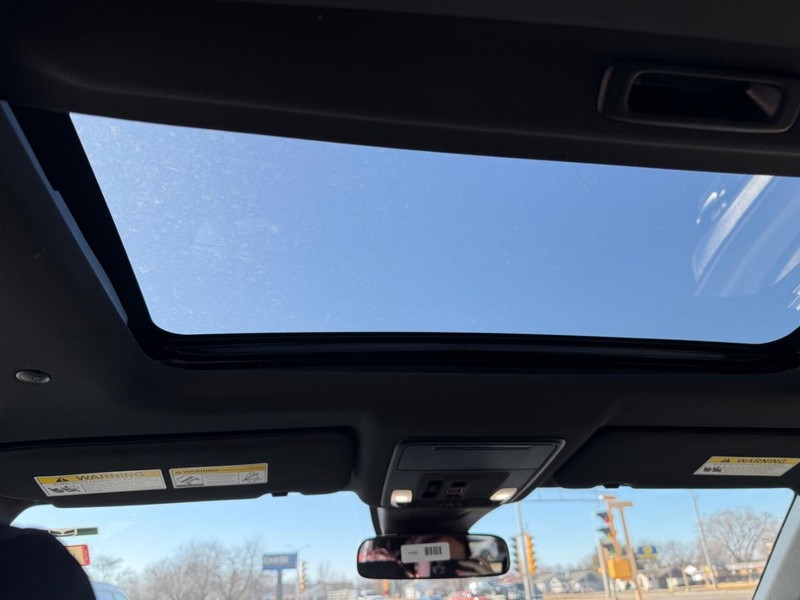 Honda CR-V Hybrid Vehicle Image 15