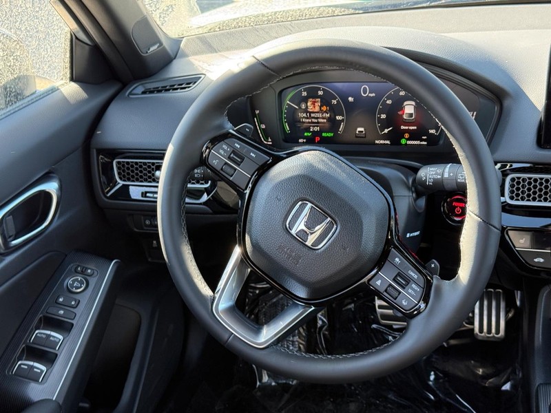 Honda Civic Hatchback Hybrid Vehicle Image 12