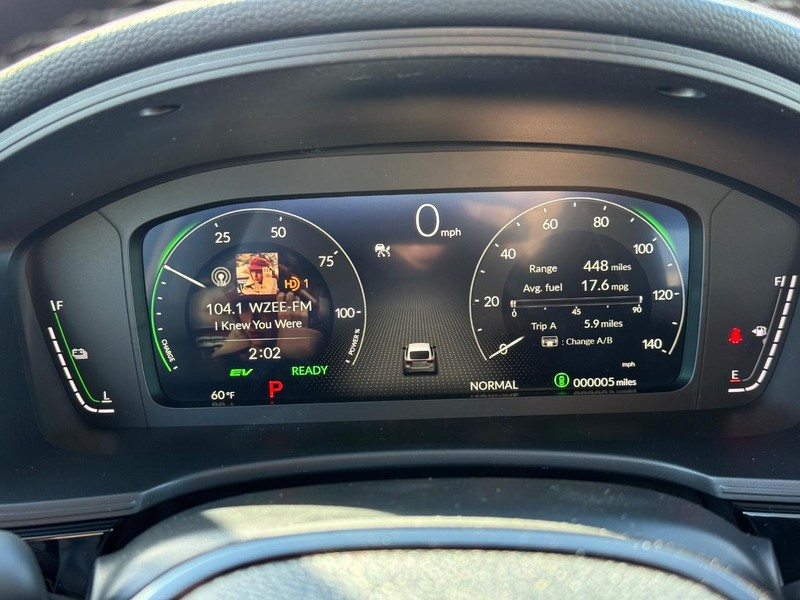 Honda Civic Hatchback Hybrid Vehicle Image 16