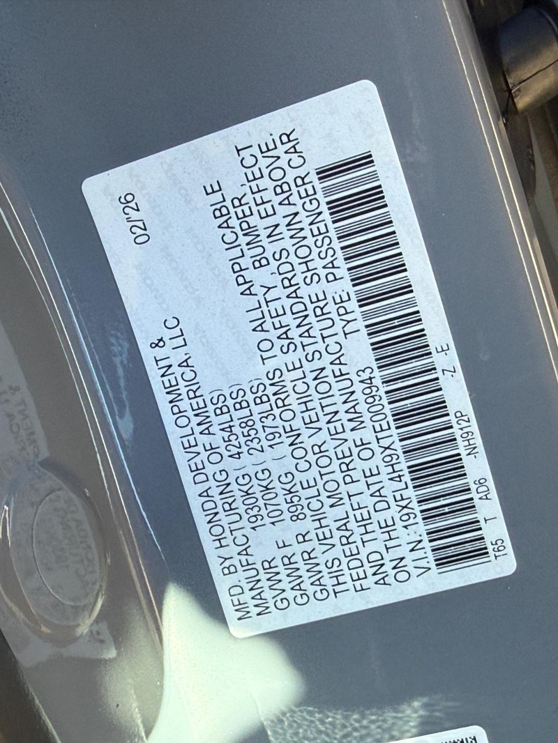 Honda Civic Hatchback Hybrid Vehicle Image 21