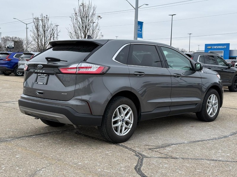 Ford Edge Vehicle Full-screen Gallery Image 03