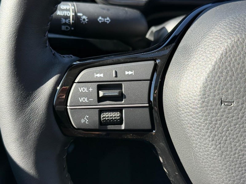 Honda CR-V Vehicle Image 16