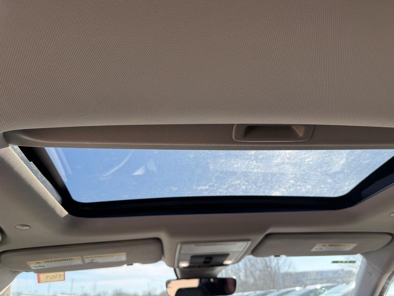 Honda CR-V Vehicle Image 15