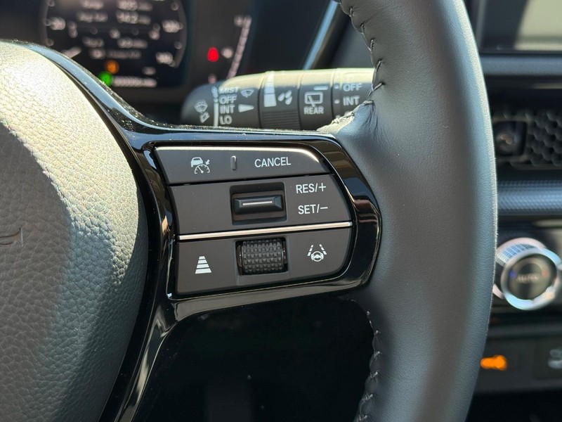 Honda CR-V Vehicle Image 17