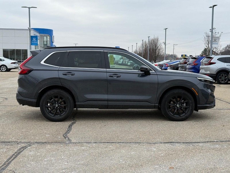 Honda CR-V Hybrid Vehicle Image 2