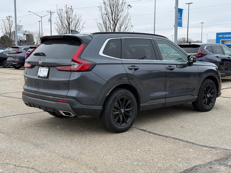 Honda CR-V Hybrid Vehicle Image 3