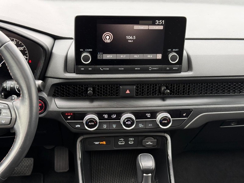 Honda CR-V Hybrid Vehicle Image 11