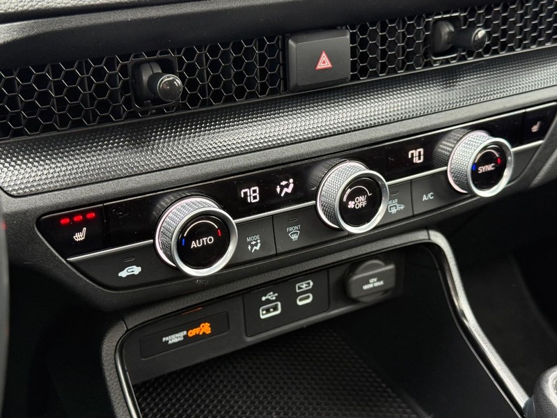 Honda CR-V Hybrid Vehicle Image 19