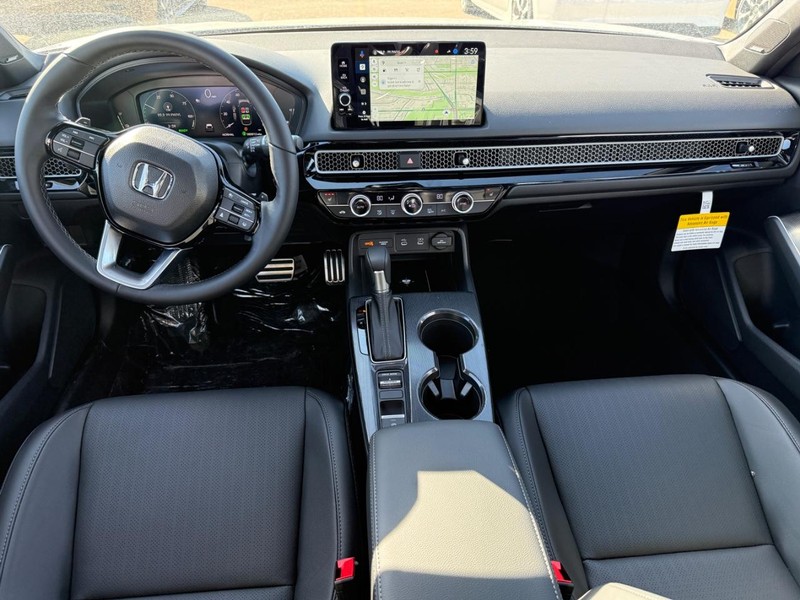 Honda Civic Hatchback Hybrid Vehicle Image 10