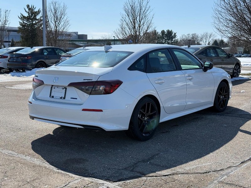 Honda Civic Sedan Hybrid Vehicle Image 3