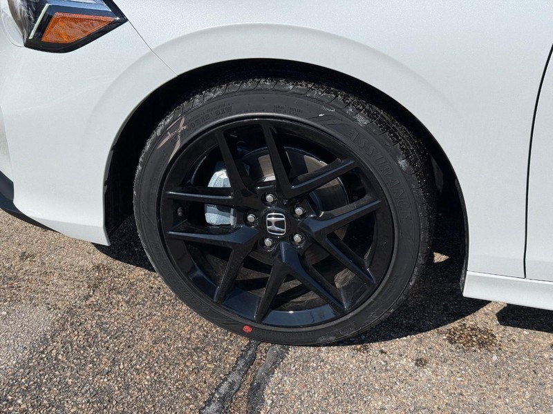 Honda Civic Sedan Hybrid Vehicle Image 6