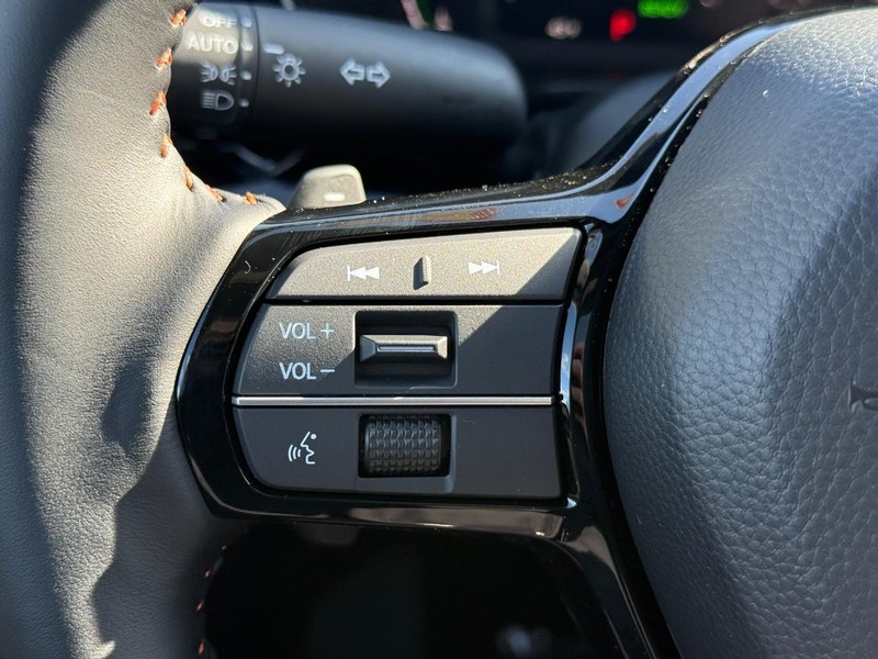 Honda CR-V Hybrid Vehicle Image 15