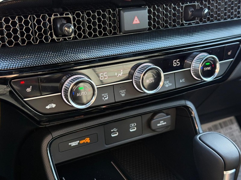 Honda CR-V Hybrid Vehicle Image 19